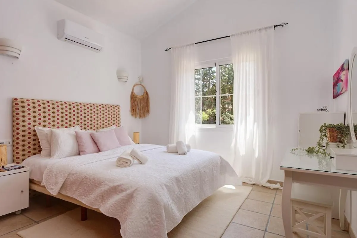 Villa Leones Malaga