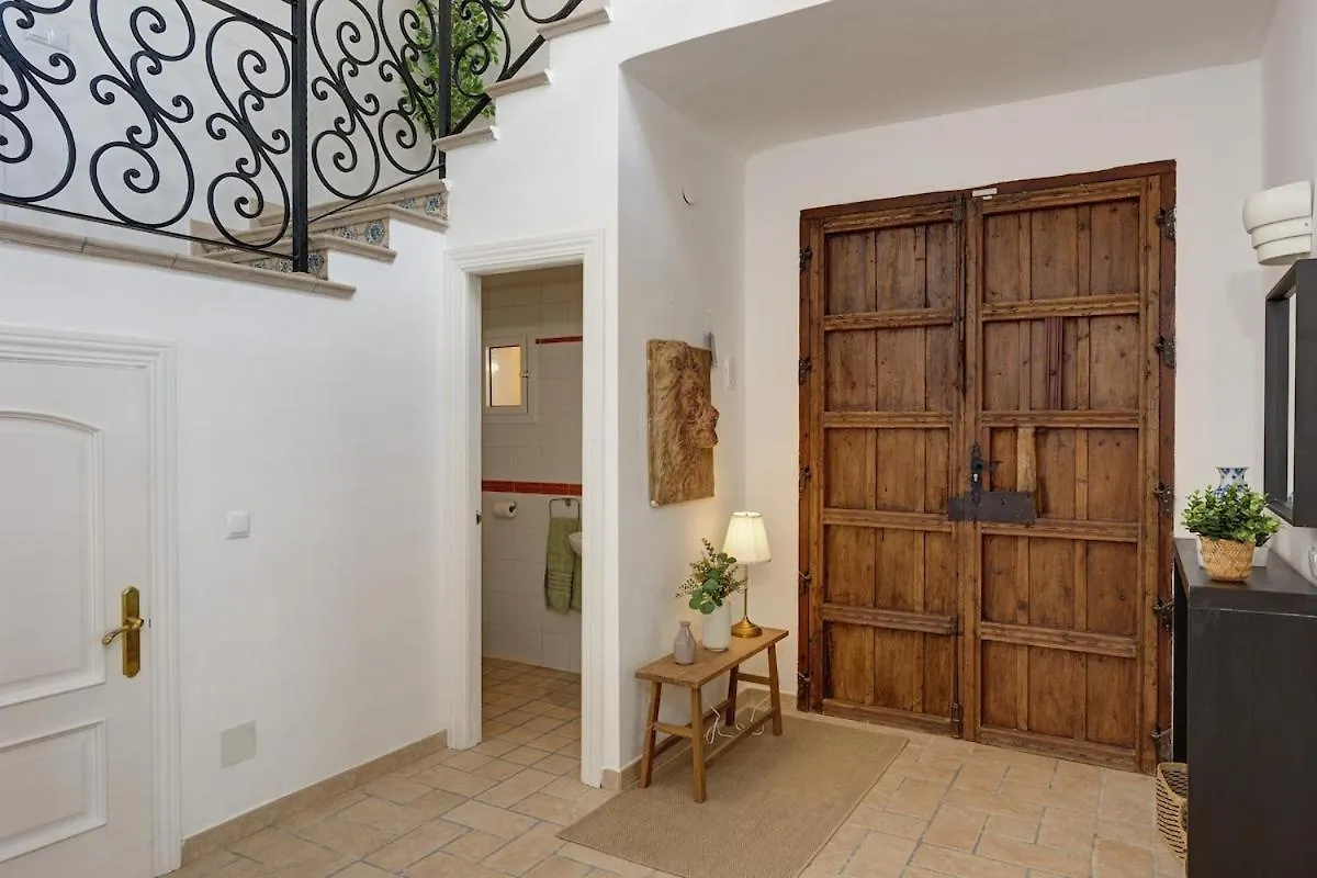 Villa Leones Malaga
