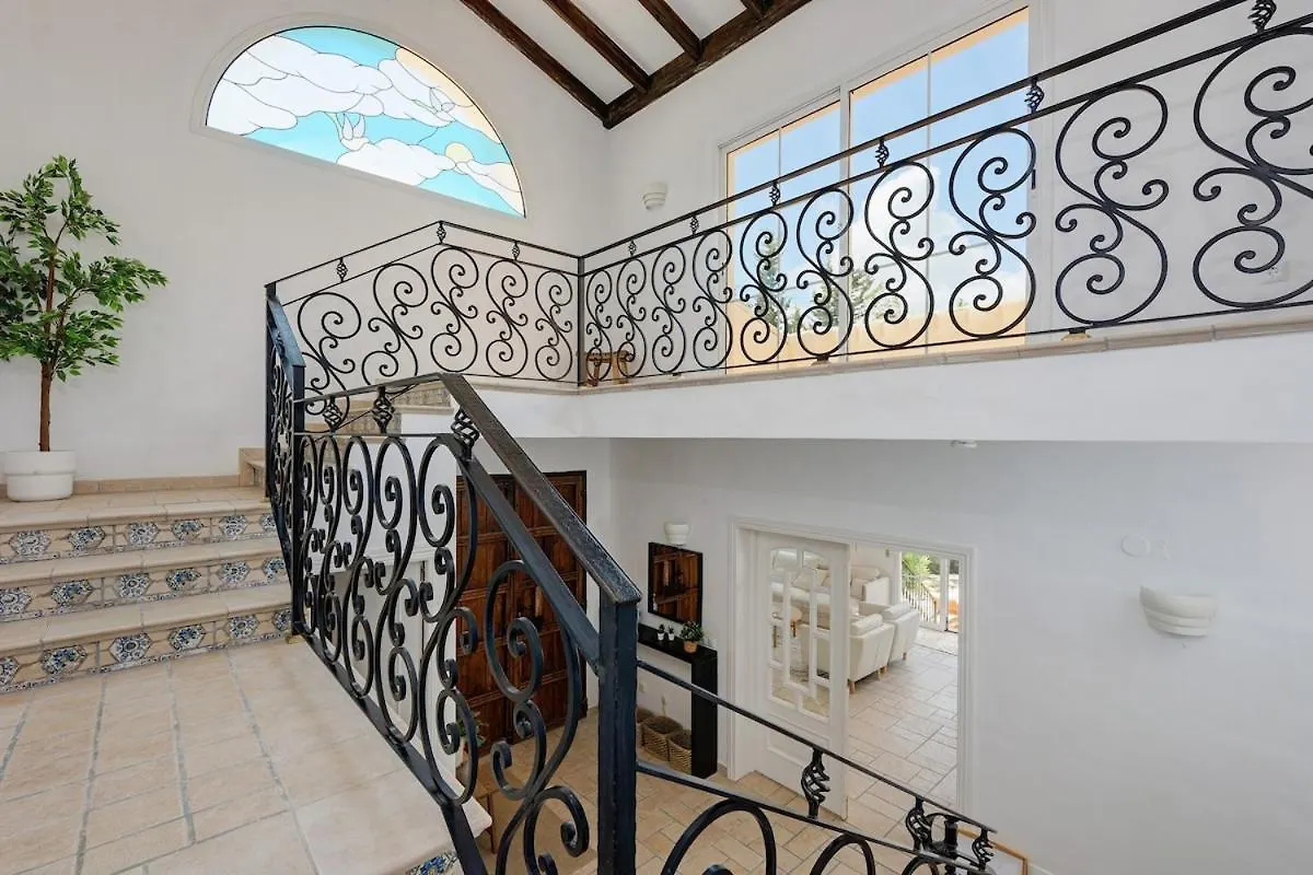 Villa Leones Malaga